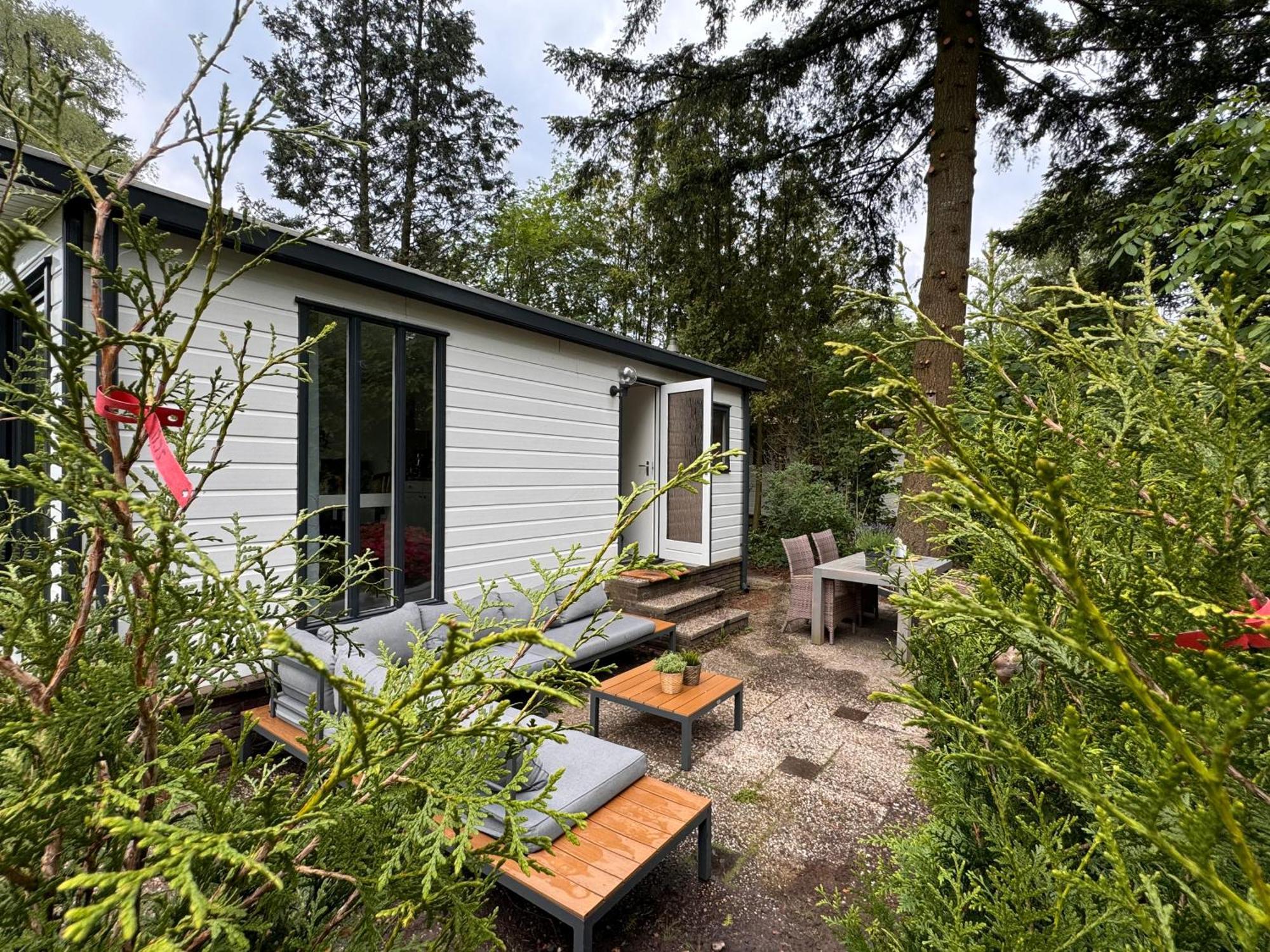 Ruim En Luxe Chalet Privetuin - Park 'De Ijsvogel' Apartment Voorthuizen Exterior photo