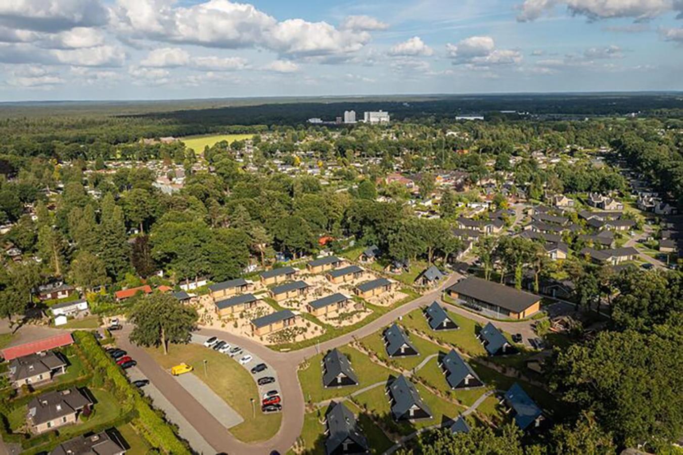 Ruim En Luxe Chalet Privetuin - Park 'De Ijsvogel' Apartment Voorthuizen Exterior photo